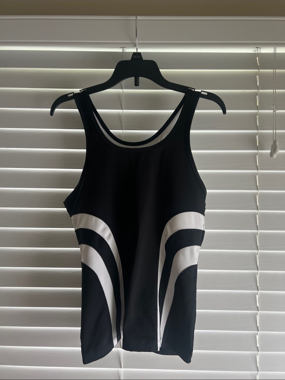 MTA Sport Black and White Performance Tank Top Size S